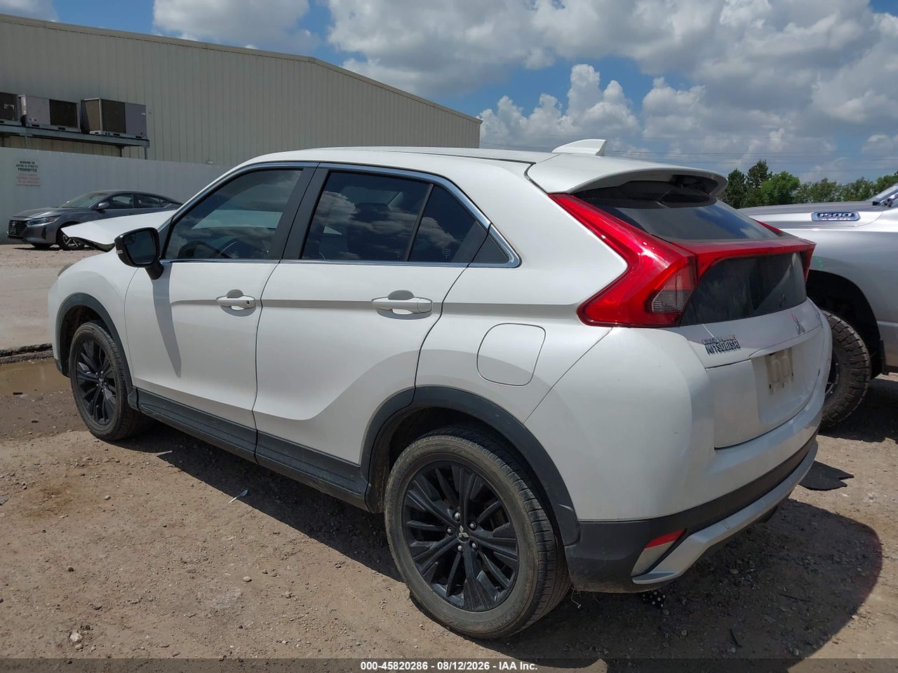2018 MITSUBISHI ECLIPSE CROSS LE · 3/11