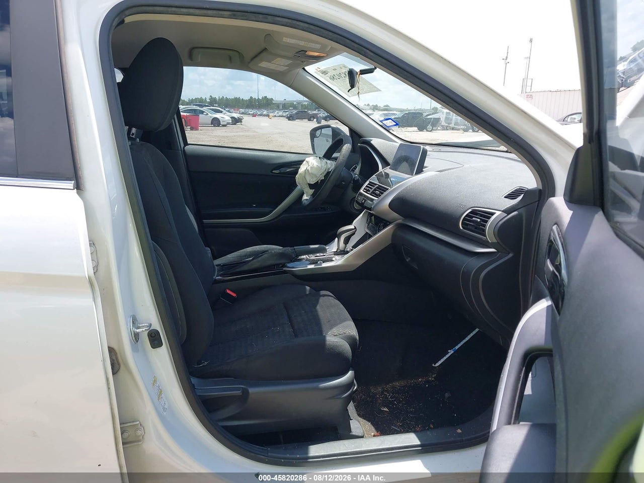2018 MITSUBISHI ECLIPSE CROSS LE · 5/11