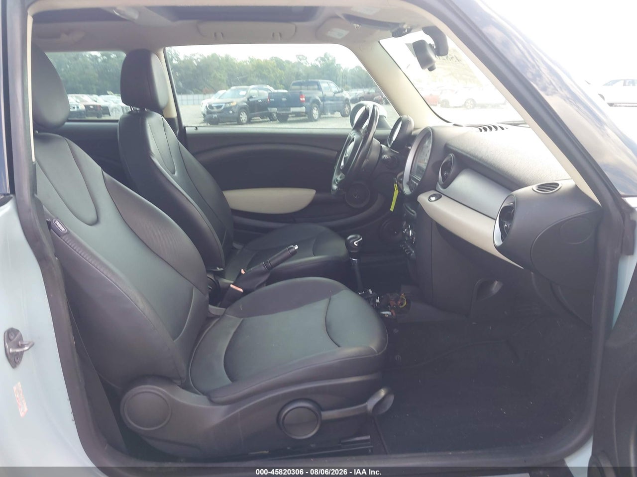 WMWSU3C58BT****** · 2011 MINI COOPER · 5/11