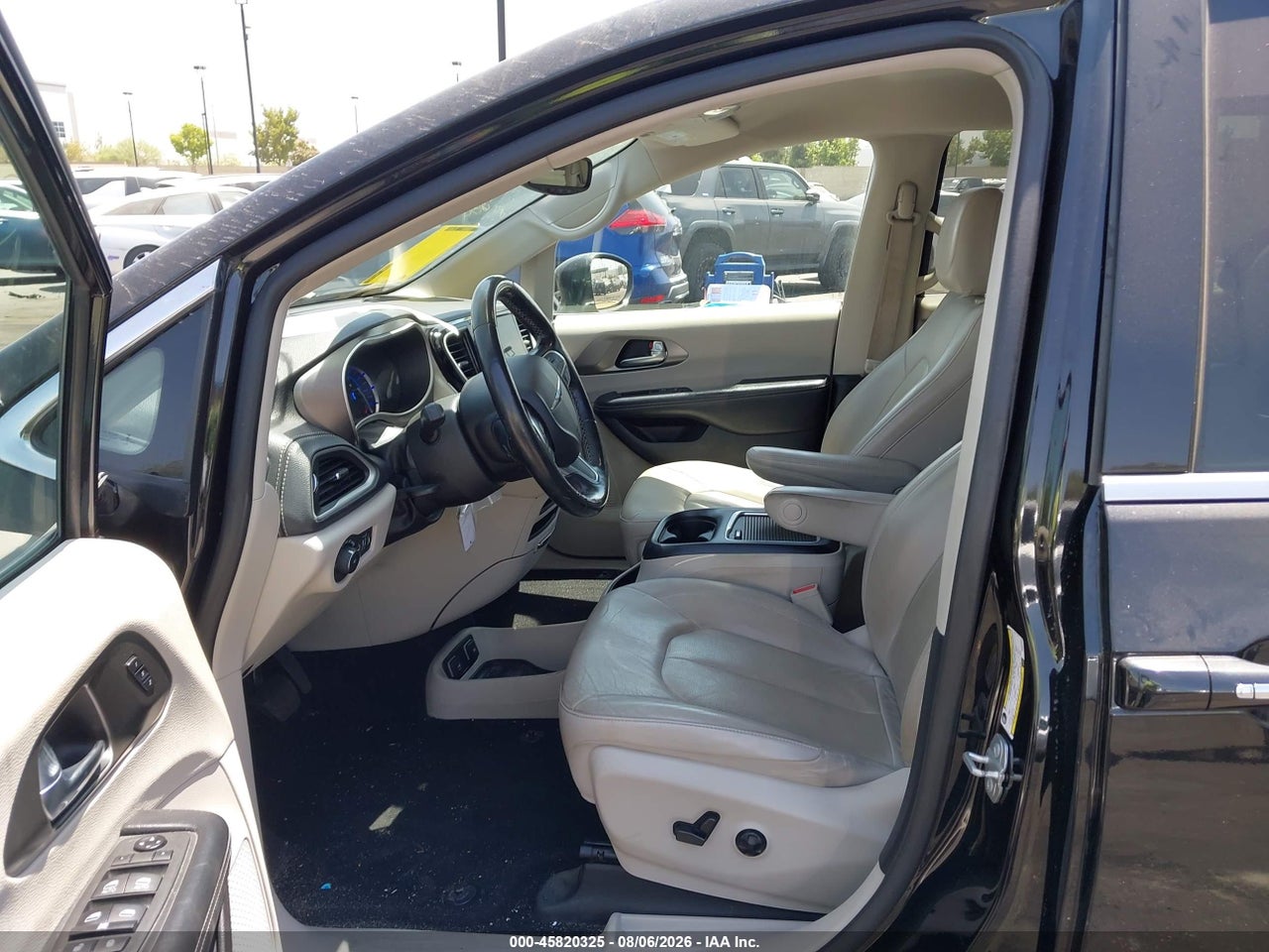 2021 CHRYSLER PACIFICA HYBRID TOURING L · 5/11