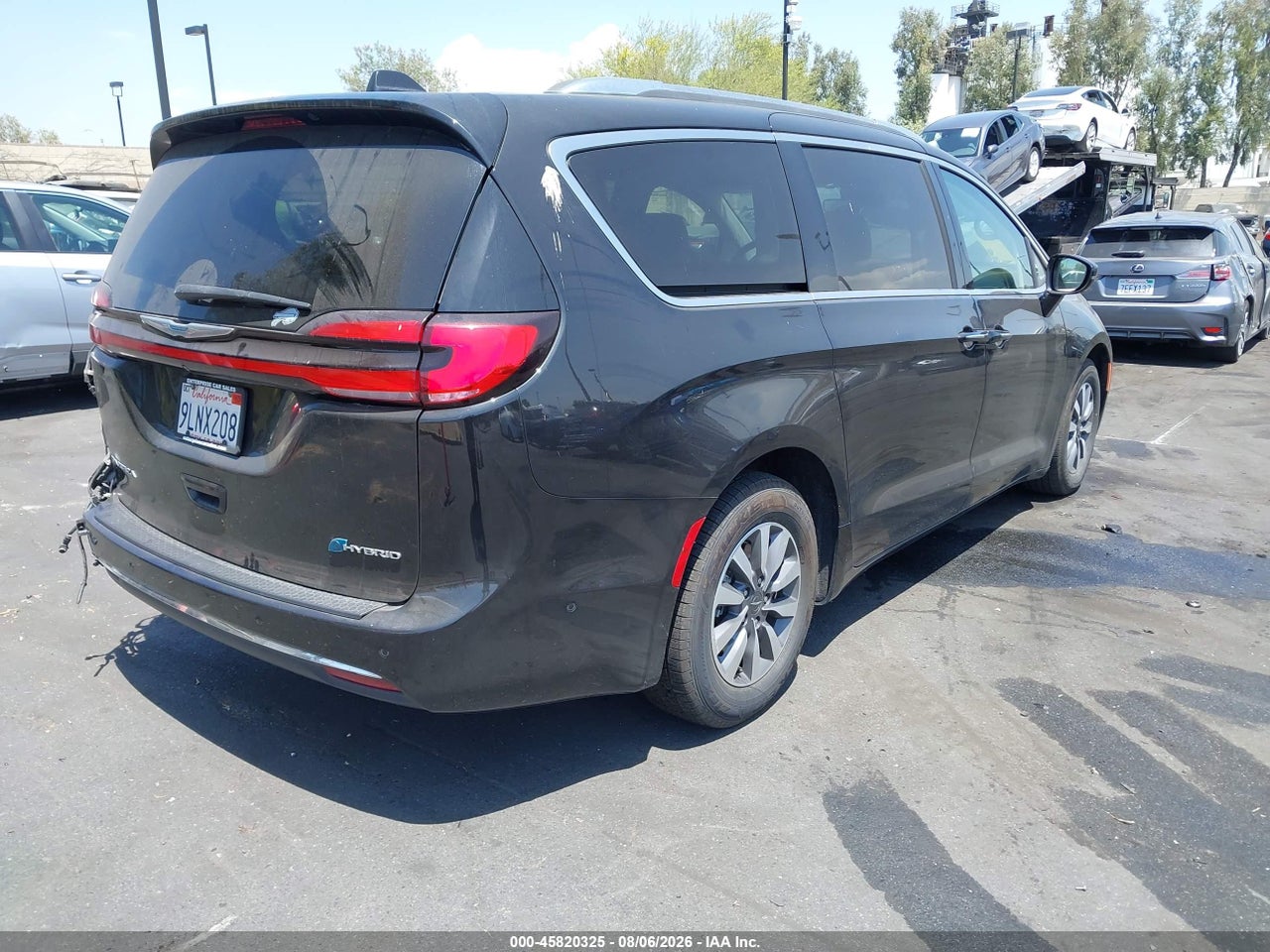 2021 CHRYSLER PACIFICA HYBRID TOURING L · 4/11