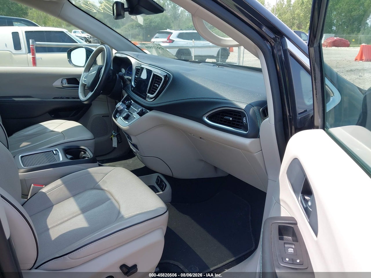 2020 CHRYSLER PACIFICA HYBRID LIMITED · 5/11