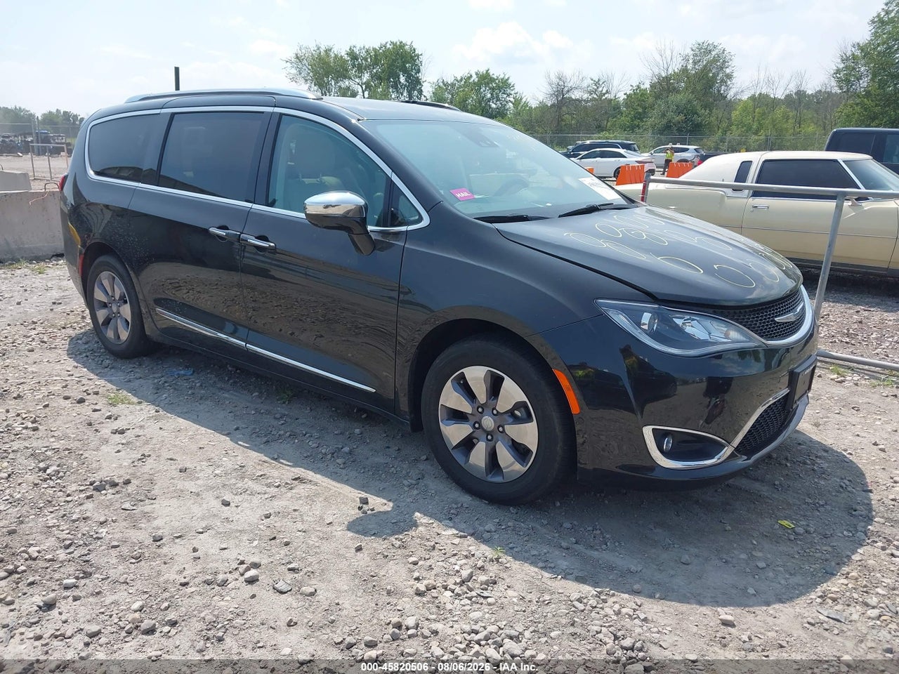2C4RC1N75LR****** · 2020 CHRYSLER PACIFICA HYBRID LIMITED