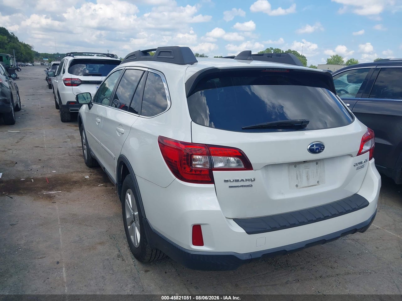 2017 SUBARU OUTBACK 2.5I PREMIUM · 3/11
