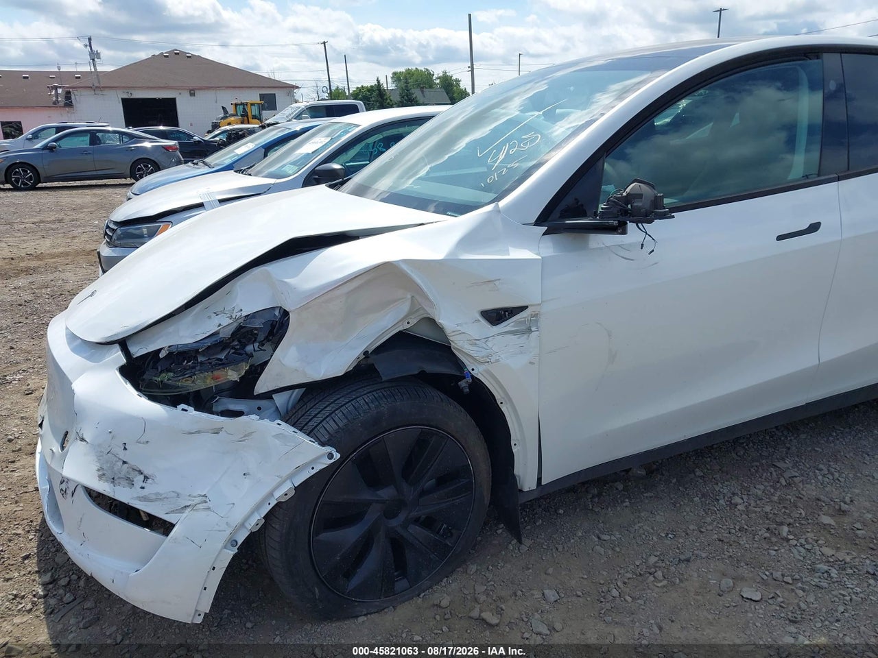 2025 TESLA MODEL Y LONG RANGE · 6/10