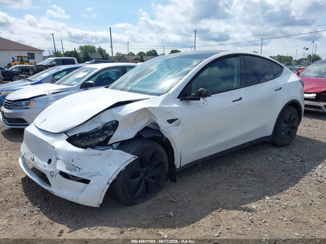 2025 TESLA MODEL Y LONG RANGE · 2/10