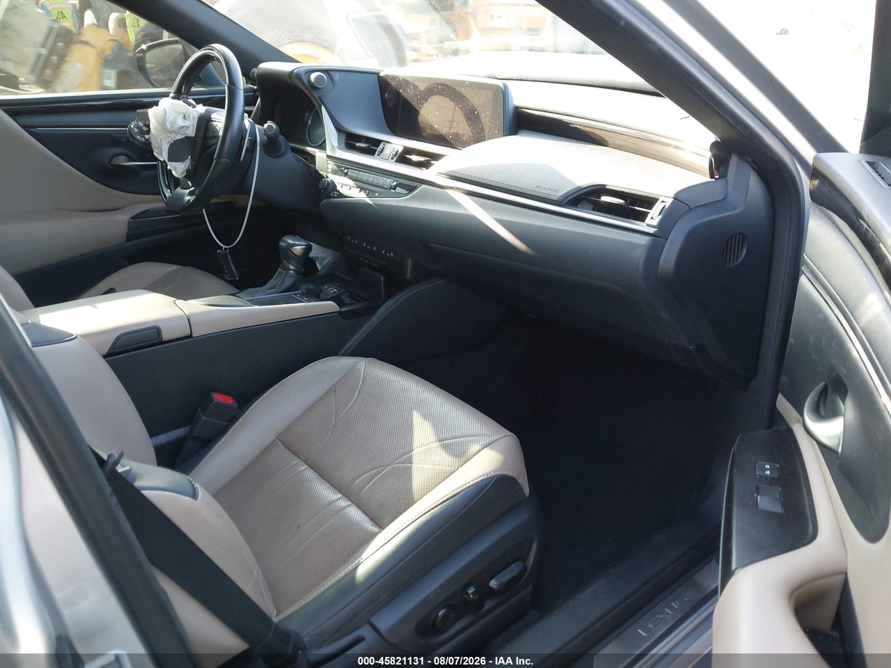 2019 LEXUS ES 300H LUXURY · 5/11