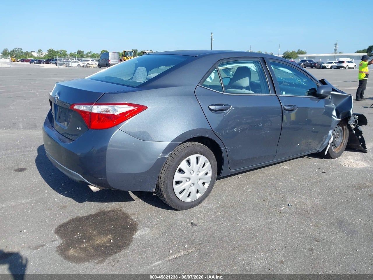 2015 TOYOTA COROLLA LE · 4/11