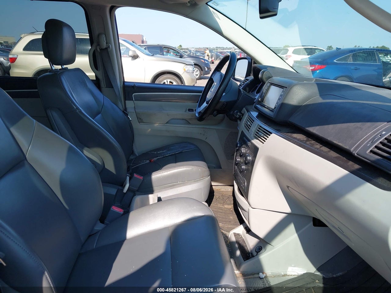 2010 VOLKSWAGEN ROUTAN SE · 5/11