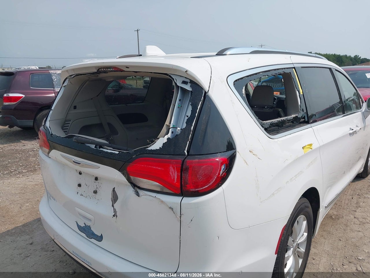 2018 CHRYSLER PACIFICA TOURING L · 6/11
