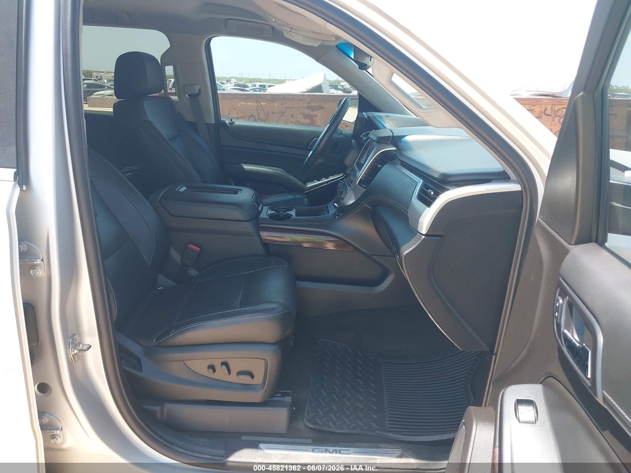 2017 GMC YUKON SLT · 5/11