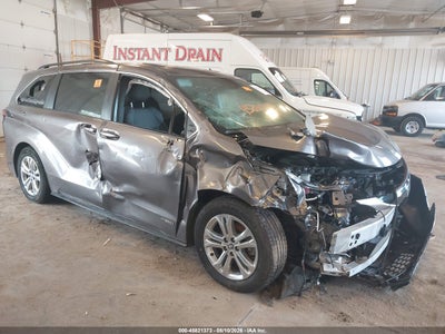 5TDDSKFC9MS****** · 2021 TOYOTA SIENNA XSE