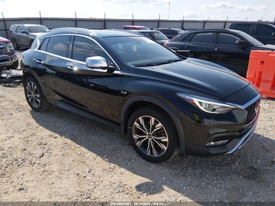 SJKCH5CR8HA****** · 2017 INFINITI QX30 PREMIUM