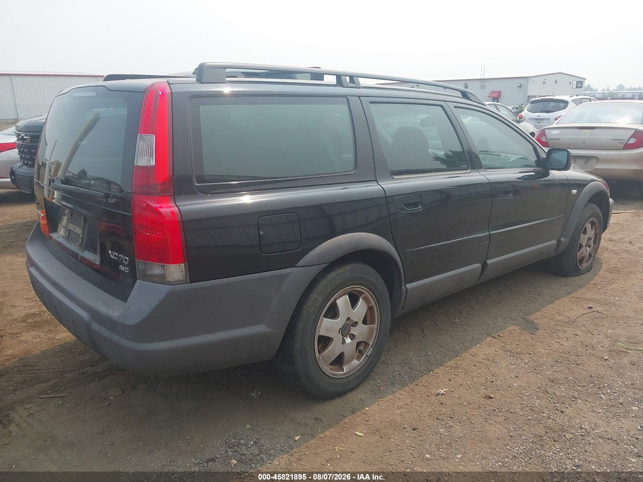 2004 VOLVO XC70 2.5T · 4/10