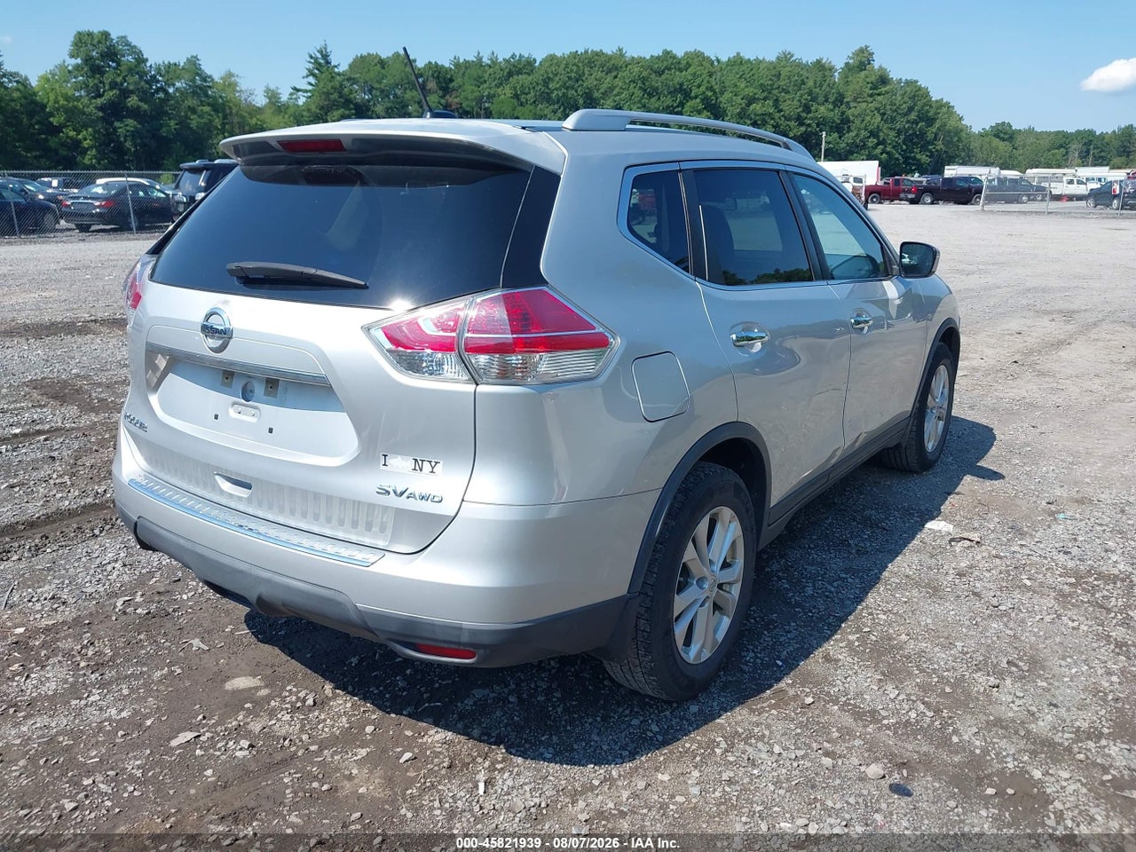 KNMAT2MV3GP****** · 2016 NISSAN ROGUE SV · 4/11