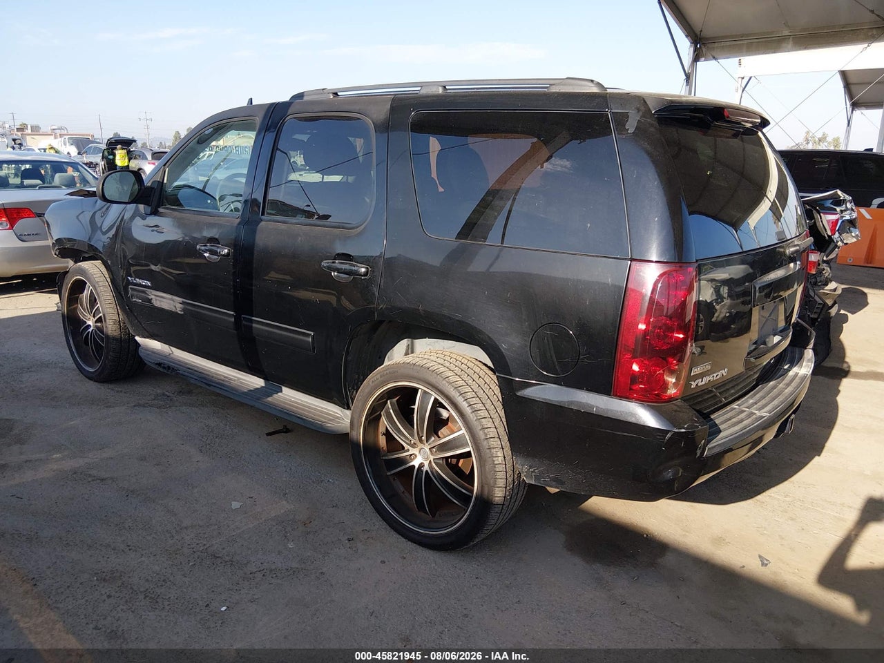 2011 GMC YUKON SLE · 3/11