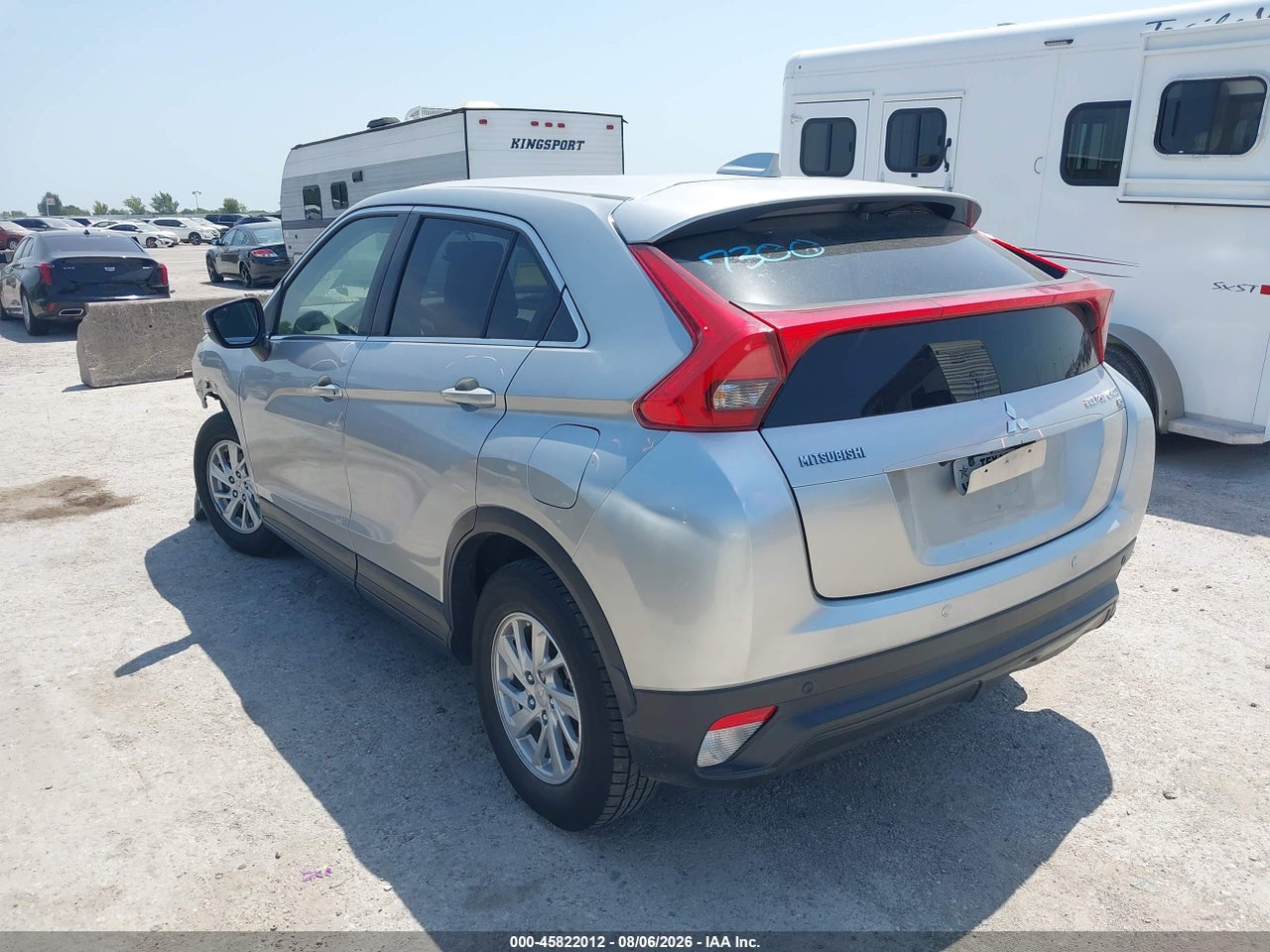 2018 MITSUBISHI ECLIPSE CROSS ES · 3/10