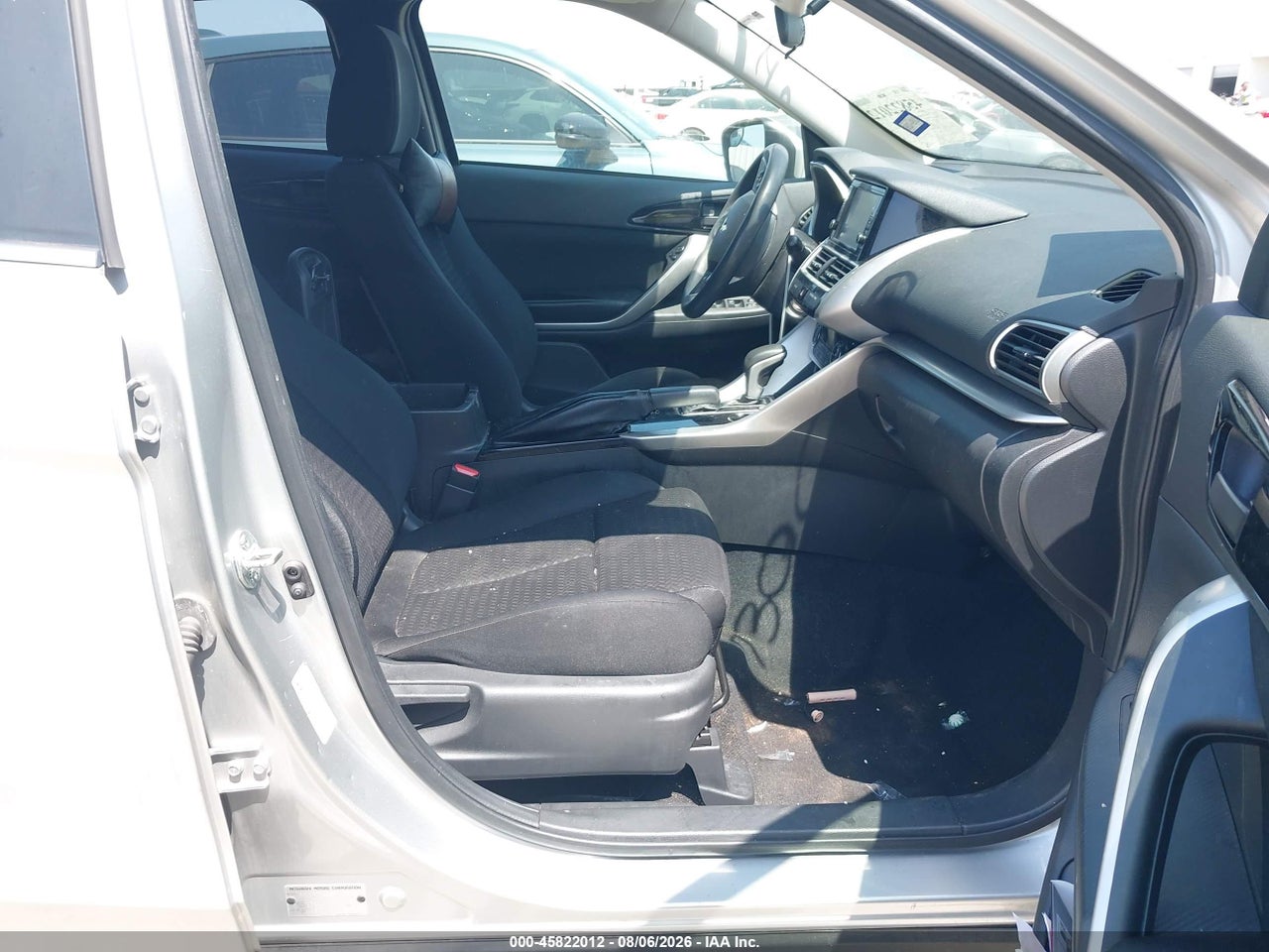 2018 MITSUBISHI ECLIPSE CROSS ES · 5/10