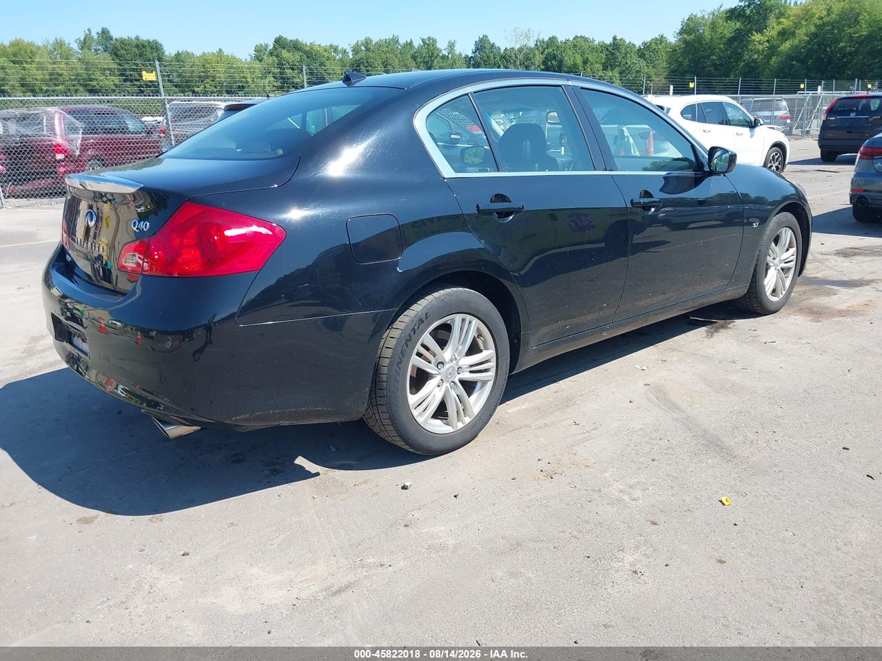 2015 INFINITI Q40 · 4/11