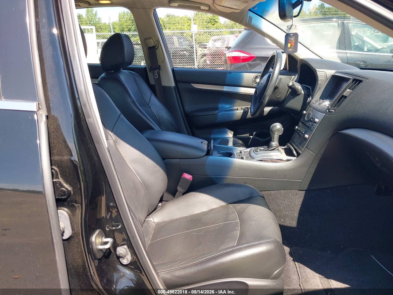 2015 INFINITI Q40 · 5/11