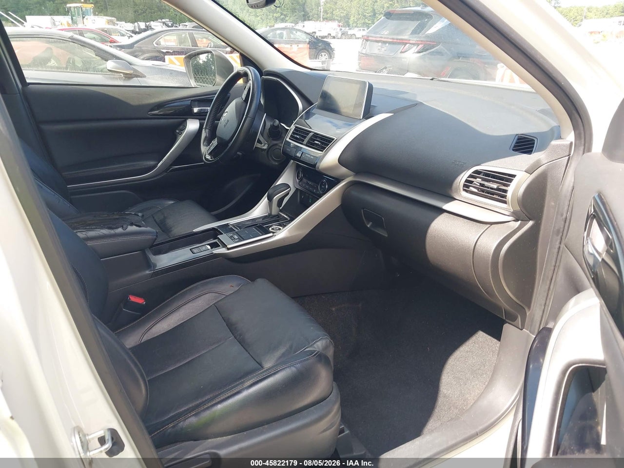2018 MITSUBISHI ECLIPSE CROSS SEL · 5/11