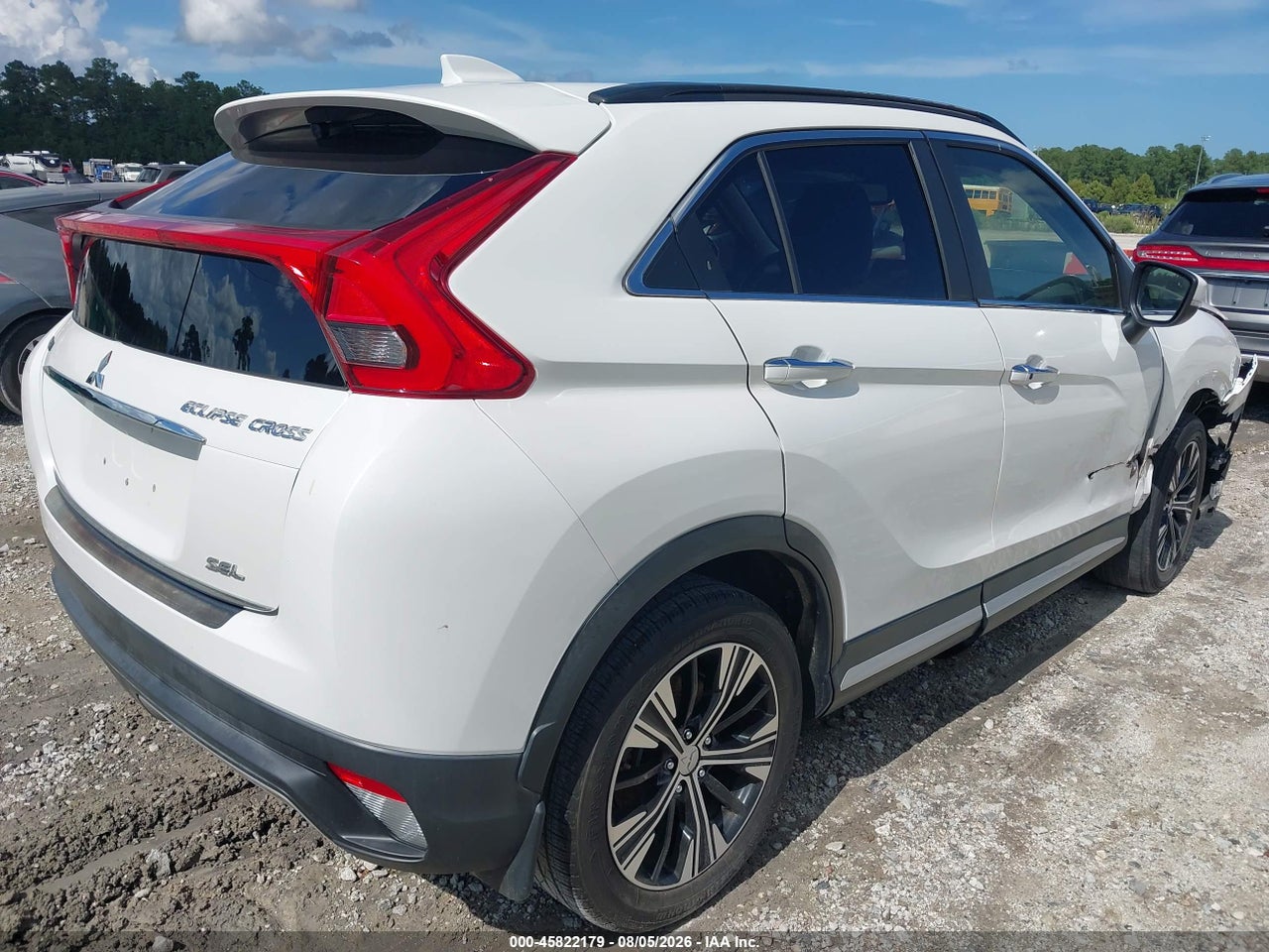 2018 MITSUBISHI ECLIPSE CROSS SEL · 4/11