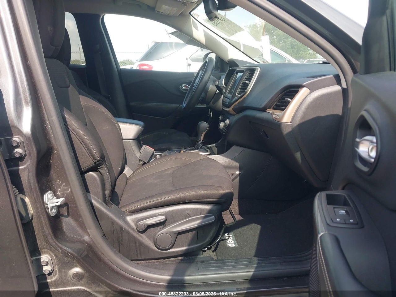 1C4PJLCB6FW****** · 2015 JEEP CHEROKEE LATITUDE · 5/11