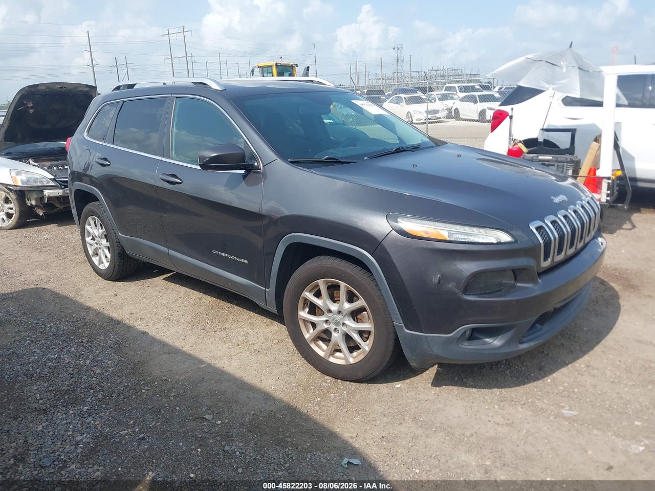 1C4PJLCB6FW****** · 2015 JEEP CHEROKEE LATITUDE
