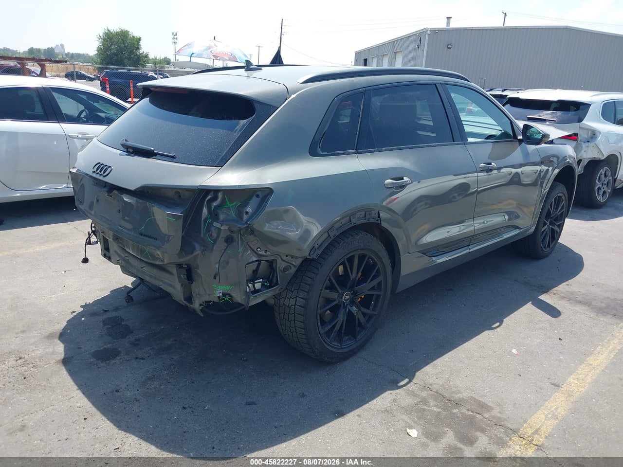 2023 AUDI E-TRON PREMIUMWE · 4/11