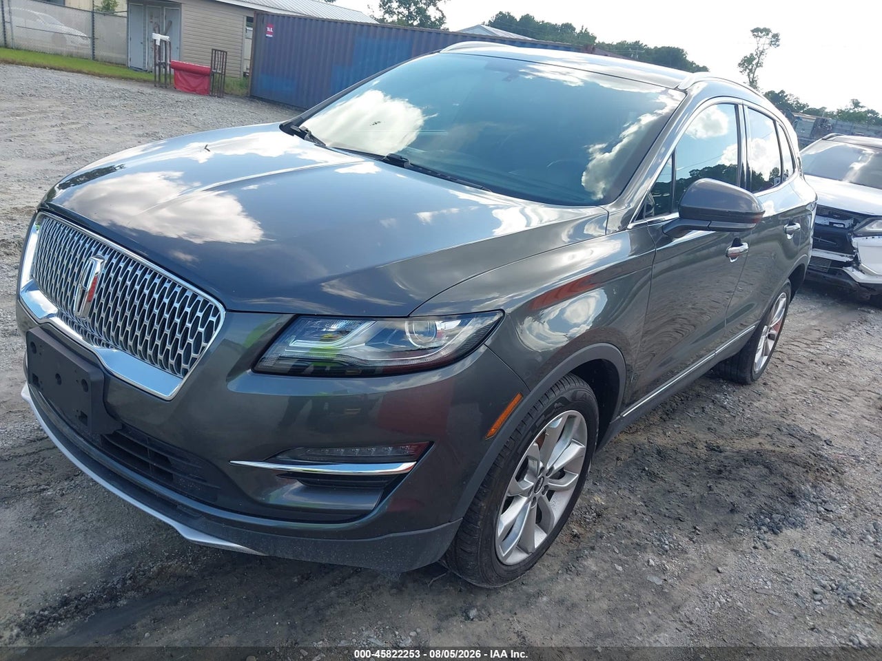 2019 LINCOLN MKC SELECT · 2/11