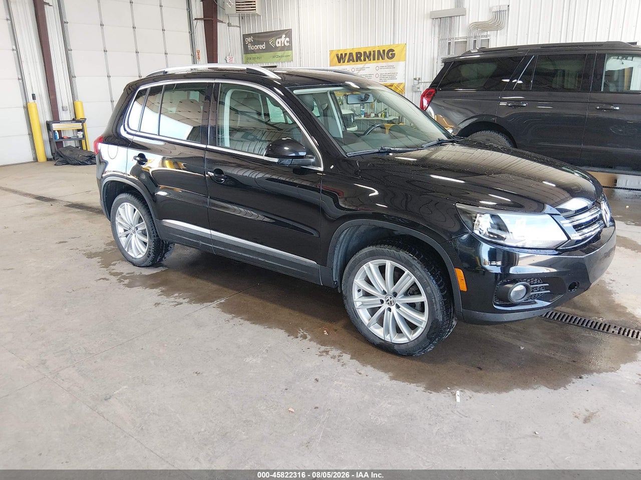 WVGBV3AX2EW****** · 2014 VOLKSWAGEN TIGUAN SE