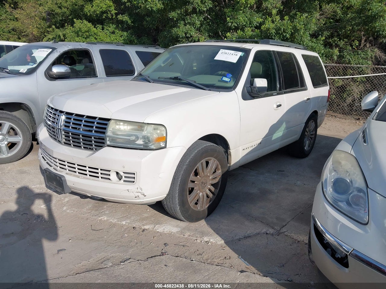 2011 LINCOLN NAVIGATOR · 2/11