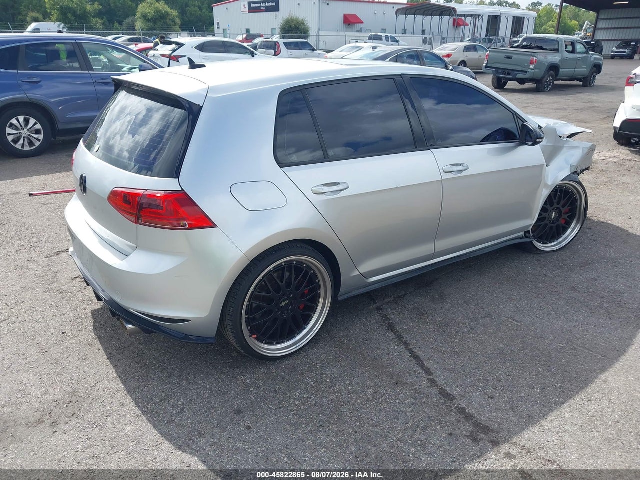 2017 VOLKSWAGEN GOLF GTI AUTOBAHN 4-DOOR/S 4-DOOR/SE 4-DOOR/SPORT 4-DOOR · 4/11