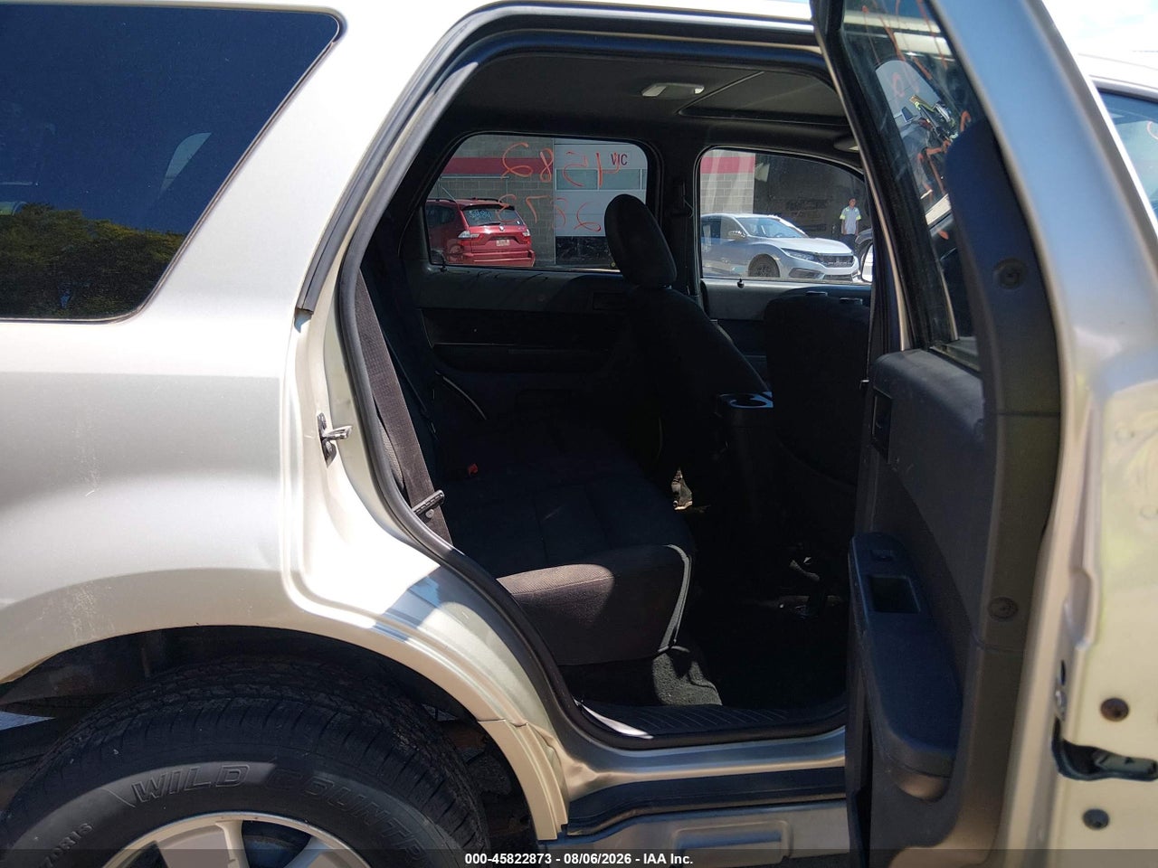 1FMCU0DG3AK****** · 2010 FORD ESCAPE XLT · 8/11