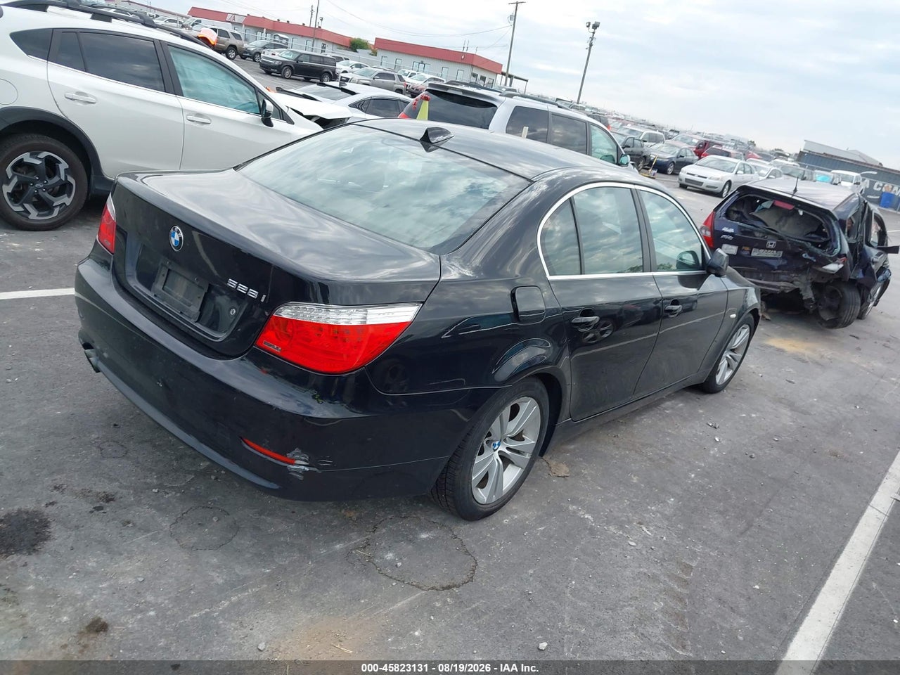 2010 BMW 528I   · 4/11