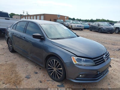 3VWD17AJ4GM****** · 2016 VOLKSWAGEN JETTA 1.8T SPORT