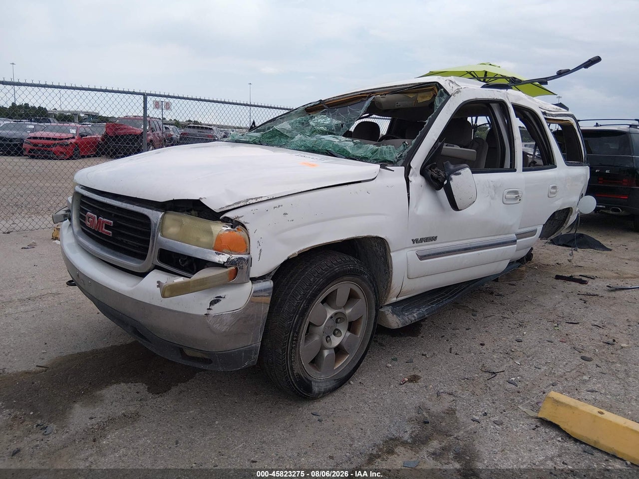 2004 GMC YUKON SLE · 2/10