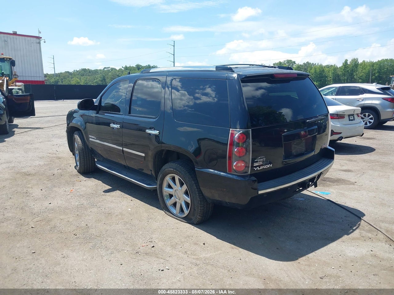 1GKS1EEF2BR****** · 2011 GMC YUKON DENALI · 3/11