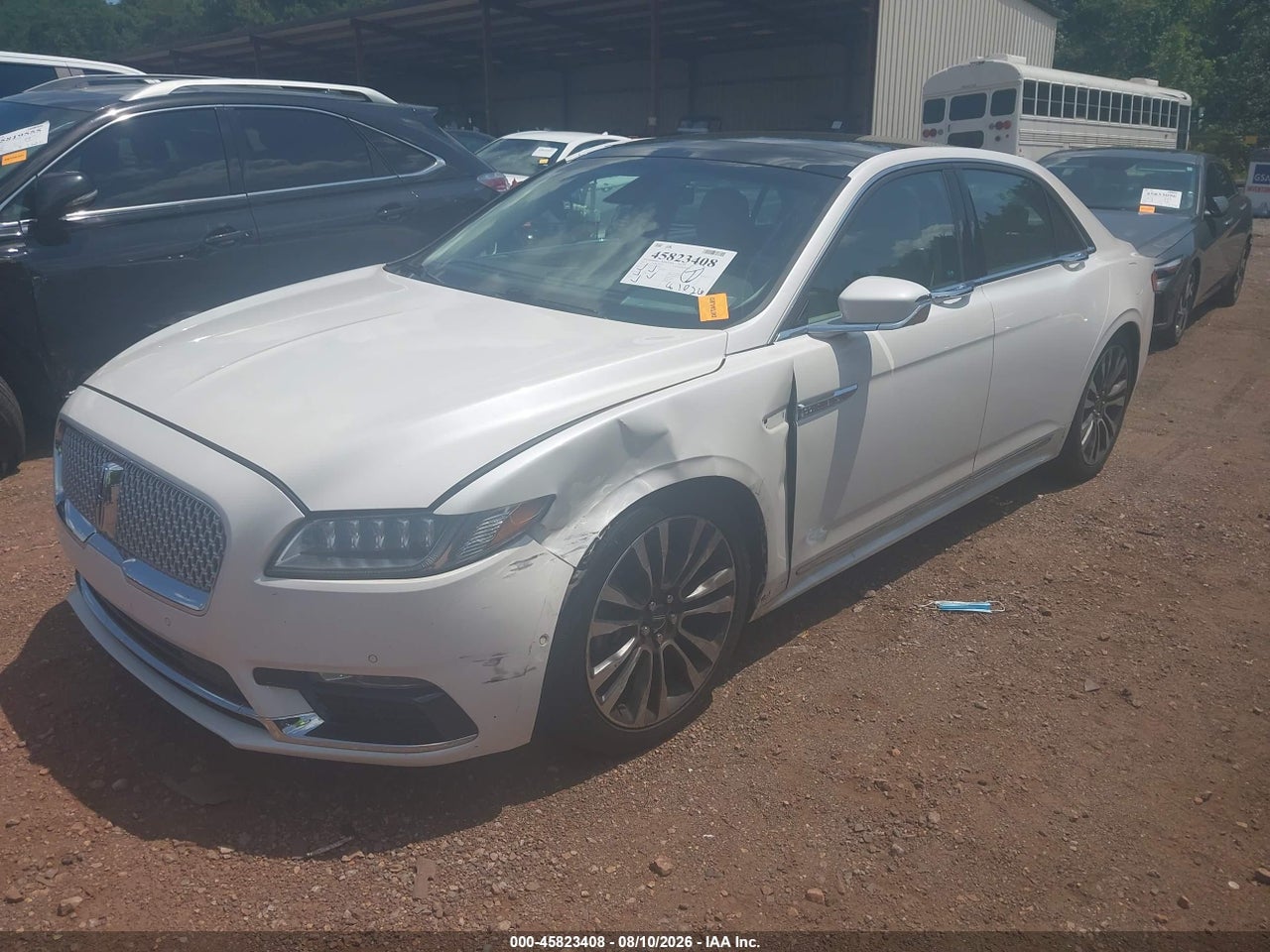 2017 LINCOLN CONTINENTAL RESERVE · 2/11