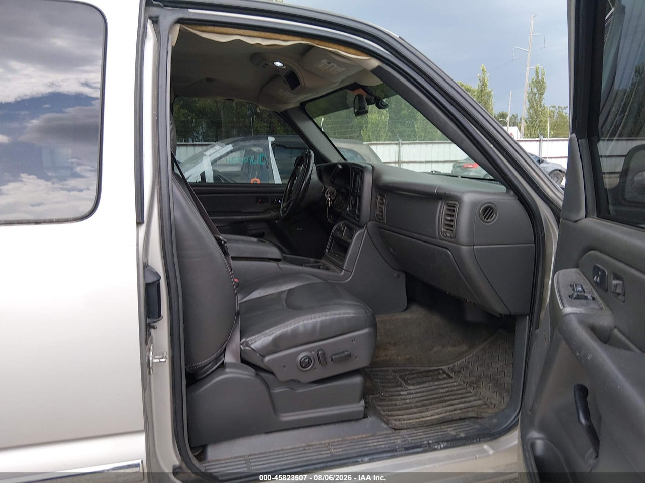 2GTEC19T241****** · 2004 GMC SIERRA 1500 SLT · 5/11