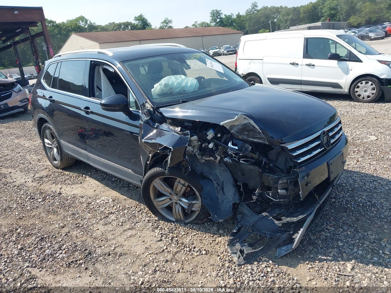 3VV4B7AX5JM****** · 2018 VOLKSWAGEN TIGUAN 2.0T SEL PREMIUM