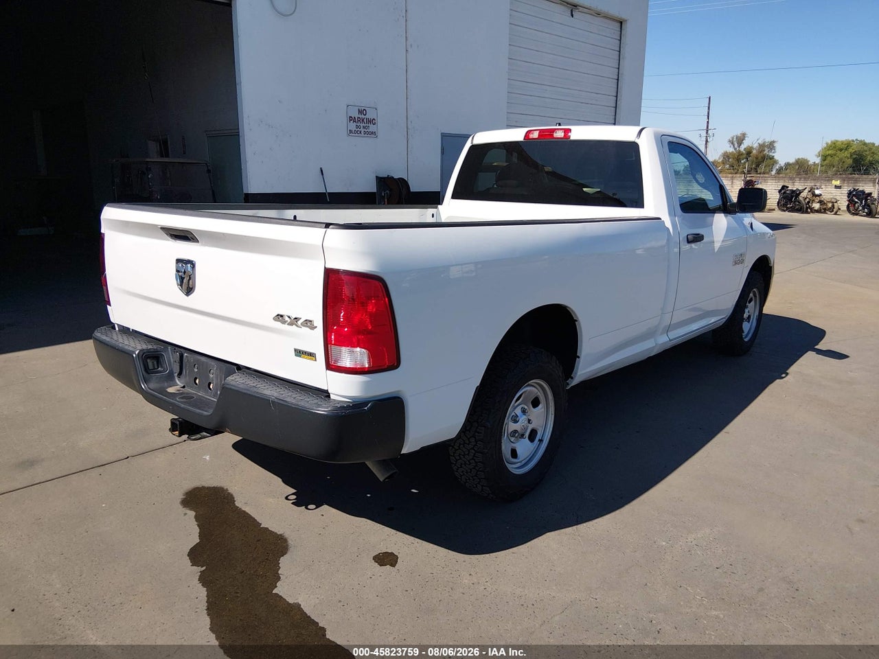 2018 RAM 1500   · 4/11