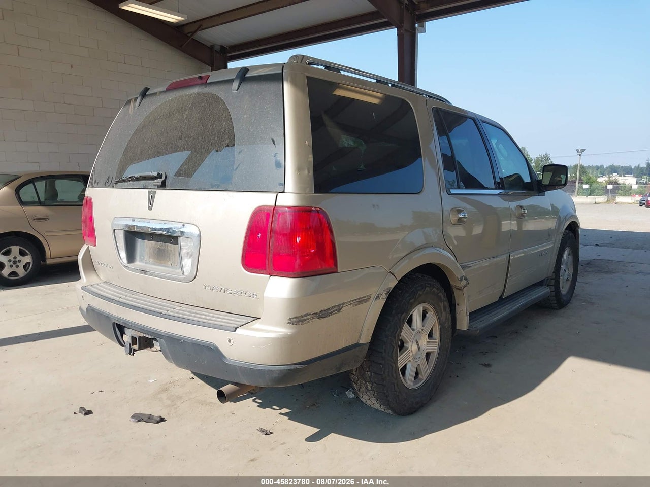 2005 LINCOLN NAVIGATOR · 4/11