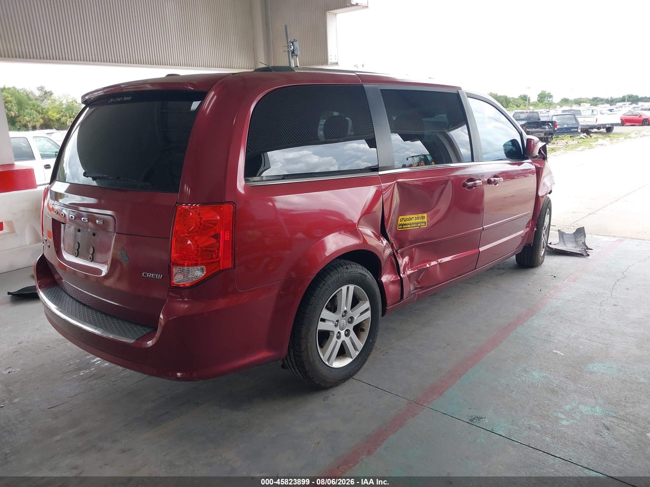 2011 DODGE GRAND CARAVAN CREW · 4/11
