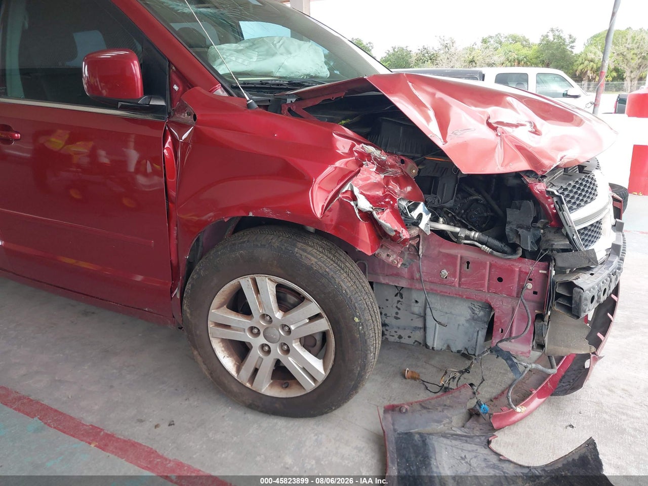 2011 DODGE GRAND CARAVAN CREW · 6/11