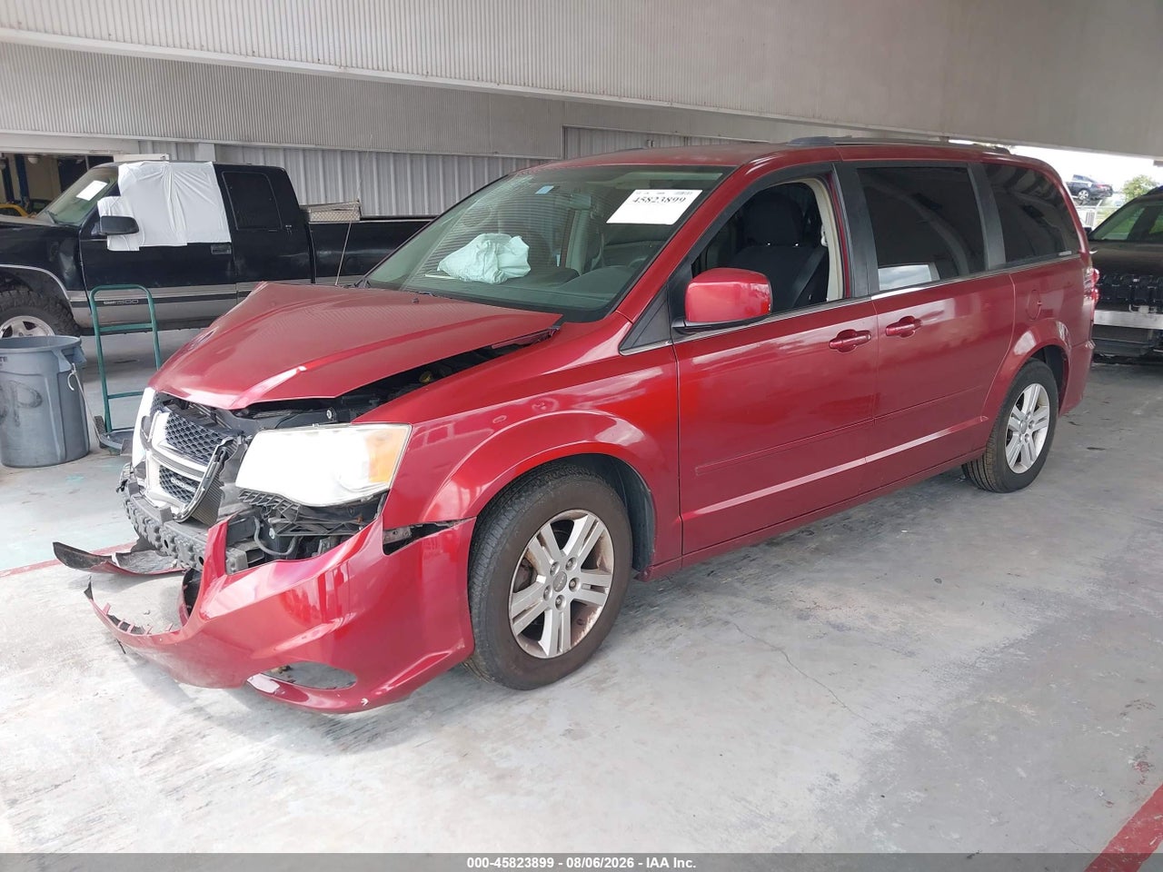 2011 DODGE GRAND CARAVAN CREW · 2/11