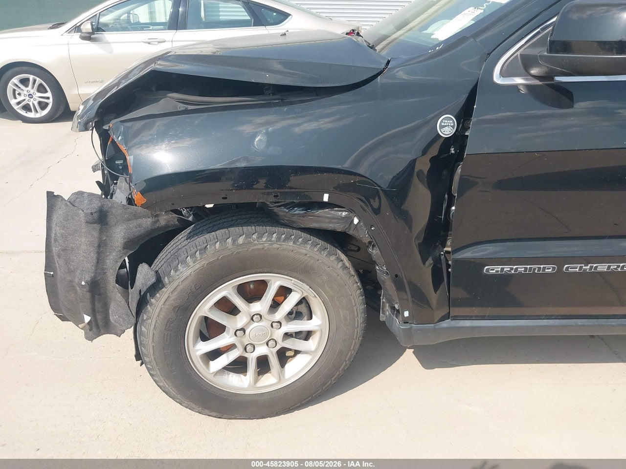 2020 JEEP GRAND CHEROKEE LAREDO E 4X4 · 6/11