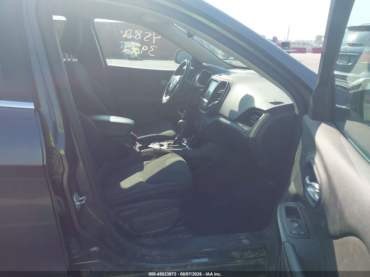 2016 JEEP CHEROKEE LATITUDE · 5/11