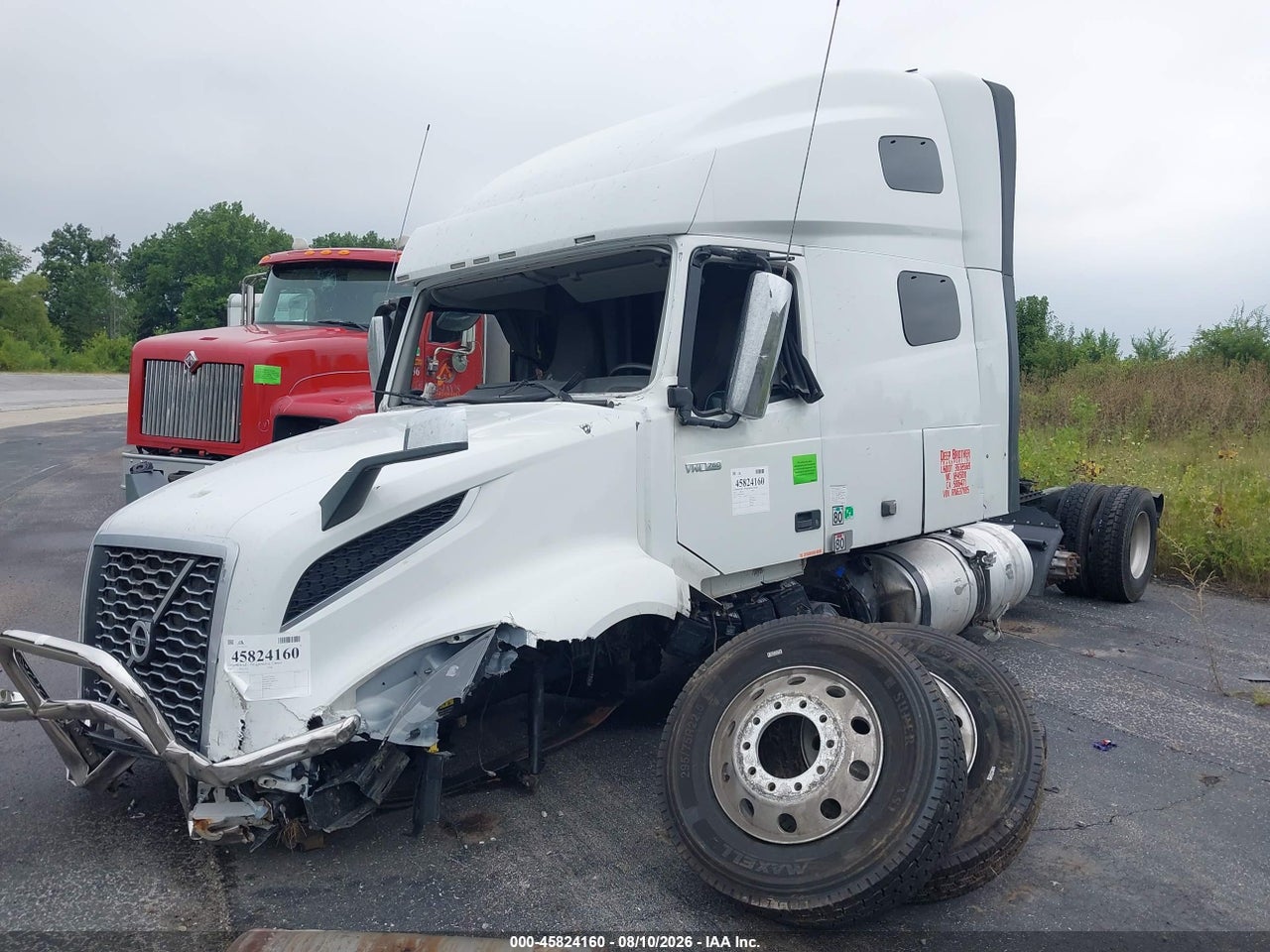 2024 VOLVO VNL · 2/4