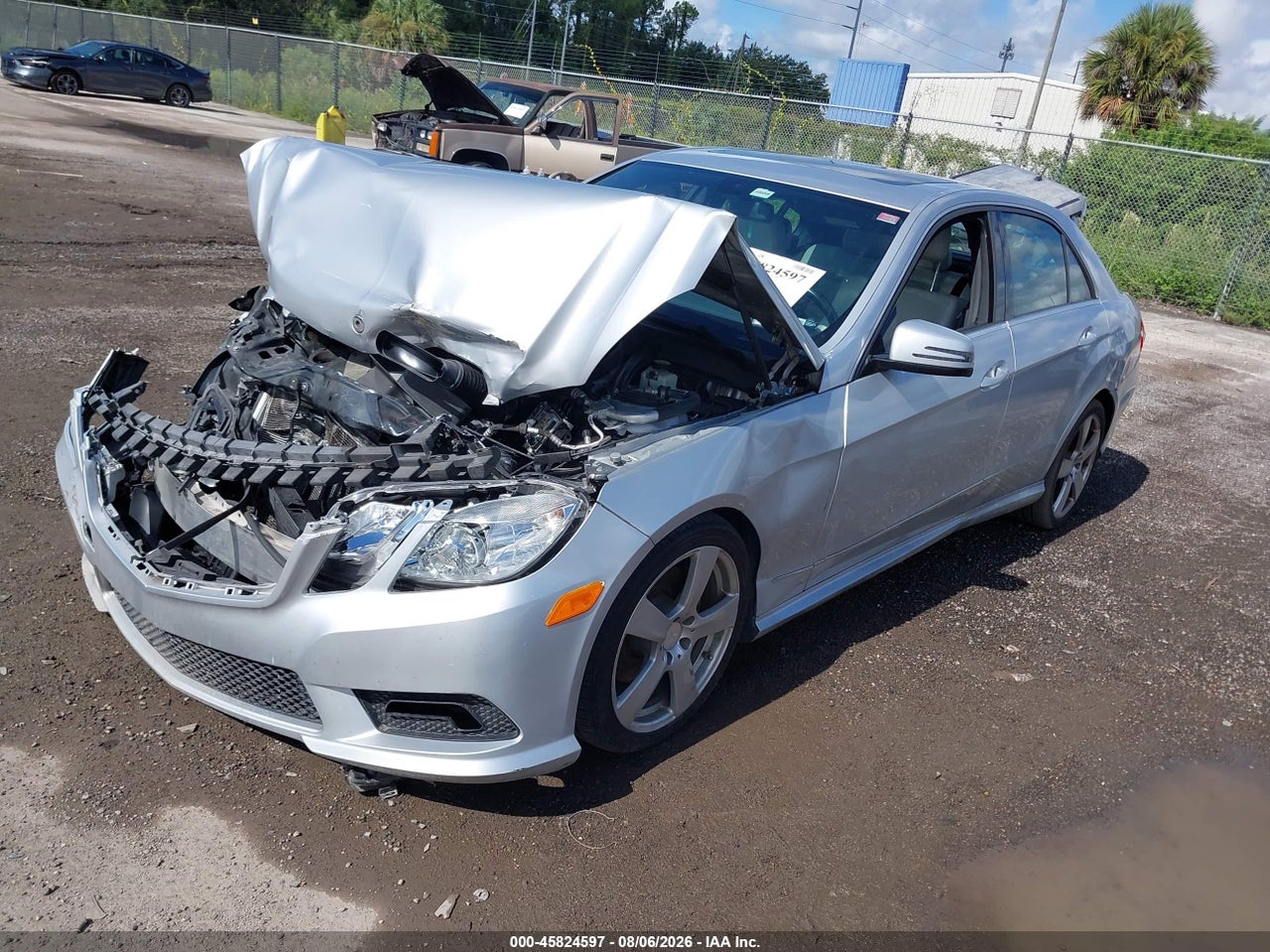 2011 MERCEDES-BENZ E 350 · 2/11